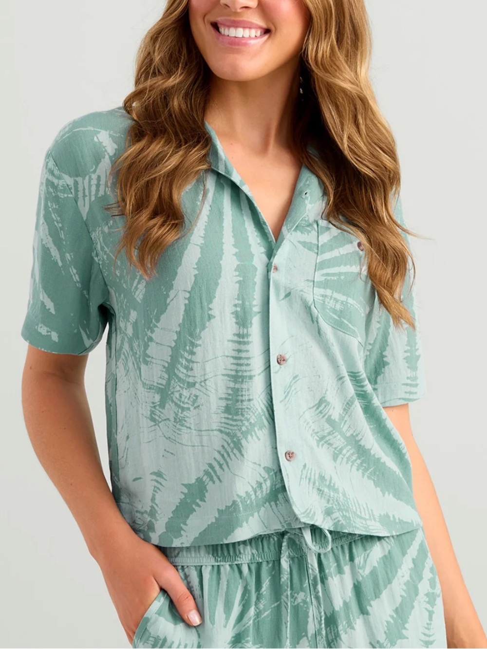 NWT HUK Relaxed Camp Shirt Blue Teal Coastal Print LARGE